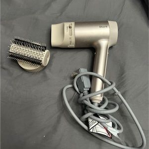 BARELY USED Shark blow dryer